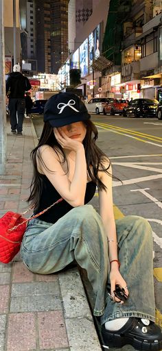 Stylish Photo Pose, Best Photo Poses, How To Pose, Photo Styling, Casual Style Outfits, Photoshoot Poses, Fashion Poses, Model Poses, Ulzzang Girl