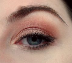 Urban Decay Naked 3, Makeup Tips And Tricks, Rose Eyeshadow, Eyeliner For Beginners, Pinterest Makeup, How To Apply Eyeliner, Makeup Tutorial For Beginners