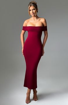 The Bex midi dress is just waiting for a special occasion. Cut from luxury stretch crepe that hugs your body in all the right places, this flattering design features a pleated Bardot neckline and fit and flare skirt. 



Colour: Burgundy.

Luxury stretch crepe fabric.

Fully lined.

Pleated Bardot neckline.

Hugs the figure.

Fit and flare skirt.

Invisible zipper.

Midi length.

Model is an XS and is wearing an XS. Model is an F-cup size.

 Size: XS, S, M, L, XL, XXL Homecoming Dresses Corset, White Dress Spring, Midi Dress Wedding Guest, Long Sleeve Homecoming Dresses, Burgundy Midi Dress, Split Long Dress, Bardot Neckline, Fit And Flare Skirt, Homecoming Dresses Long