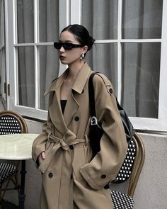 A trench coat that you should get before the season starts. 

 Mark your waist with a belt to create a feminine silhouette. 

A must-have item that can be used in a wide range of situations, from office settings to daily style. 

◾️Model
Height/Weight: 163cm/43kg
Try size: S




Size (cm)
Length
Shoulder width
Chest measurement
Sleeve length


S
115
50
106
53


M
116
51
110
54


L
117
52
114
55 Trench Coat Dress, One Piece Top, Feminine Silhouette, Daily Style, Must Have Items, Tarzan, Strike A Pose, Body Shape, Fur Jacket