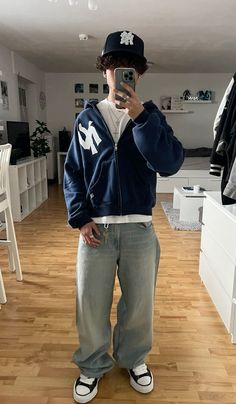 Winter Fits Inspiration, W Fits Men, Mens Thrifted Style, Good Fits For Guys, Fit Ideas Streetwear, Y2k Outfit Ideas Men, Y2k Men’s Fashion, Streetwear Fashion Men Y2k, Men’s Y2k