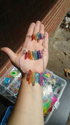 Chakra aura rainbow crystal necklace. Aura Rainbow, Wiccan Decor, Headpiece Accessories, Aqua Aura, Rainbow Quartz, Angel Aura, Summer Acrylic Nails, Rainbow Crystal, Jewelry Fashion Trends