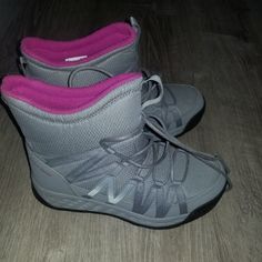 Nwot Very Nice New Balance Boots With Fresh Foam Insoles. Gray With Fuchsia Fleece Lining. These Were A Sample Pair And I Did Not Know At Time Of Ordering Them. They Do Not Undo. I Have A High Foot And Cannot Get Them On. So Wish I Could. They Do Not Have Size On Inside. But They Are Size 7 New Balance Boots, New Balances, New Balance Fresh Foam, New Balance Shoes, Rain Boots, New Balance, Shoe Boots, Size 7, Women Shoes