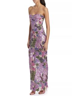 Step into luxury with the Trend4us Elegant Floral Embroidered Strapless Maxi Dress. Made for a slim, elegant silhouette, this dress features exquisite floral embellishments and sequins for a touch of glamor. Perfect for an evening party or special occasion, this dress will make you stand out from the crowd. Specification: Feature: Breathable, Sustainable Elasticity: Slight Stretch Sleeve: Sleeveless Fabric Type: Polyester Pattern Type: Floral Fit Type: Slim Silhouette: STRAIGHT Neckline: Strapless Decoration: Sequins Style: Luxury Dresses Length: Ankle-Length Material: Polyester Age: MIDDLE AGE Origin: Mainland China Season: All season Closure Type: zipper Type: Chest wrapping Waistline: Natural Release Date: Summer 2024 Model Number: KL1216-24 Gender: WOMEN Sequin Long Dress, Luxurious Dress, Strapless Evening Gowns, Color Lavanda, Evening Party Gowns, Groom Dresses, Ankle Length Dress, Straight Neckline, Strapless Maxi Dress