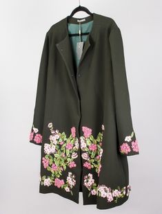 DescriptionZac Posen Deep Green Velvet Dream Women's Jacket Floral Applique Size 18 Product Detail Brand: Zac Posen Gender: Women  Color: Deep Green Condition Detail  A new, unused item with absolutely no signs of wear Winter Formal Outerwear With Floral Embroidery, Formal Winter Outerwear With Floral Embroidery, Formal Fall Outerwear With Floral Embroidery, Formal Floral Embroidered Outerwear For Fall, Fall Long Coat With Floral Embroidery, Winter Workwear Outerwear With Floral Embroidery, Zac Posen, Floral Applique, Brands Outlet