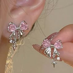 Inspired by coquette aesthetic and Y2k Aesthetic, these beautiful bowknot earrings have cute crystal accents and a star charm. It's available in 3 different colors to match your preferred aesthetic. Hijabi Y2k, Coquette Earrings, Coquette Jewelry, Ethereal Jewelry, Bling Bows, Coquette Style, Princess Core, Kandi Bracelets, Halloween Icons