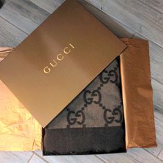 Bought This Back In 2010 In Las Vegas. Haven't Used It Since 2012. It's Been In The Original Box Since We Moved. Authentic, Can't Find The Tags Or Receipt. Doesn't Come With The Box Unless You Want To Pay $100 Extra For The Box Shipping Cost. It's Super Oversized. Gucci Home Decor, Gucci Blanket, Gucci Home, Back In 2010, Vintage Gucci, Passion For Fashion, Accent Decor, Las Vegas, Original Box