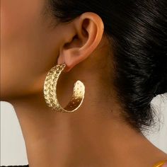 Brand New Women's Etched Gold Semi Hoop Earrings Genuine 14k Gold Plated 925 Sterling Silver (Stamped) 1.6" Size Comfortable & Lightweight Retail Price $300 Buy With Confidence From A Trusted Seller With A 99%+ Feedback Rating! A0263 (Id-1055-) Sterling Silver Plated Hoop Earrings, Hammered Gold Wrap Earrings, Hoop Wrap Earrings For Gift, Hammered Metal Hoop Jewelry, Small Hoop Pierced Jewelry For Parties, Tarnish Resistant Hoop Earrings For Party, Tarnish Resistant Hoop Jewelry For Party, Elegant Hammered Hoop Earrings For Party, Hammered Hoop Earrings For Party