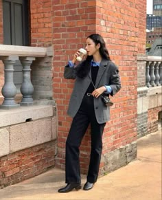 Grey Blazer Outfit Work, Gray Blazer Outfit Women, Grey Blazer Outfit, Japan Outfits, Blazer Outfits For Women, Bright Fashion, Corporate Outfits