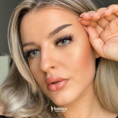 Are your eyes ready for the weekend? Switch your brown eyes to a stunning blue in an instant with Solotica Aquarella Cyan blue contact lenses. Enjoy comfort and beauty all day with Solotica’s daily disposable colored contacts. 👀💜😍🇧🇷 #Solotica #ColoredContacts #eyesonme #soloticalens #blueeyes #blueeyedgirl #bluecontacts #browneyes #eyecolor #blueyes💙 #blueeye #soloticaaquarella #soloticahydrocor #soloticahodrocor #hidrocor Blue Eyed Girls