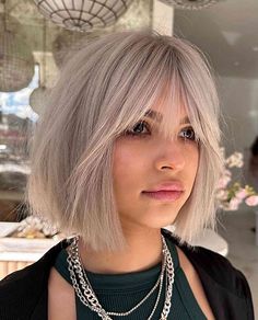 Short Bobs With Bangs, Anti Frizz Hair, Bob Hairstyles With Bangs, Bob Haircut With Bangs, Platinum Blonde Hair, Short Blonde Hair, Haircuts With Bangs, Hair Envy