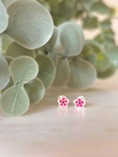 ✨ Sterling Silver Enamel Poppy Stud Earrings ✨ Brighten up your look with these stunning poppy stud earrings made from high-quality 925 sterling silver with beautiful red enamel detailing. The striking red poppy design symbolises remembrance and beauty, making these earrings a thoughtful and elegant accessory for any occasion. Whether you're adding a pop of colour to your everyday outfit or looking for something special, these enamel poppy studs are the perfect addition to your jewellery collect Poppy Earrings, Jewellery Minimalist, Silver Necklace Simple, Poppy Design, Earring Stand, Minimalist Studs, Red Poppy, Remembrance Day, Earrings Elegant