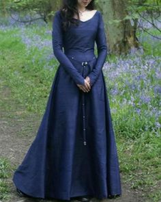 Medieval Maiden, Plain Maxi Dress, Witch Dress, Medieval Clothing, Medieval Dress, Dress Halloween Costume, Rockabilly Dress, Maxi Dress Navy, Vestidos Vintage