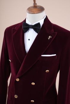 Slim Fit Tuxedo Grooms, Luxury Cufflinks, Mens Formal Fashion, Engagement Suits, Henna Black, Burgundy Velvet Blazer, Mens Suit Style, Suit Groom, Velvet Tuxedo