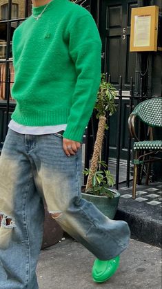 Blue And Green Outfit Men, Fits Men Streetwear, Mens Green Fashion, Beach Fits Men, Green Outfit Men, High Fashion Mens, Gym Fits Men, Blue Hoodie Outfit, Fashion Men Streetwear