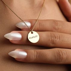 💖✨ **Celebrate Timeless Moments with Our 14K Gold Date Coin Necklace ✨💖 Welcome to RobustJewelryCO, where we specialize in crafting exquisite pieces that capture life's most cherished memories. Our 14K Gold Date Coin Necklace is a stunning tribute to the beauty of timeless love and unforgettable moments, making it the perfect gift for Mother's Day and beyond. 🌟 Select the material. If you want your necklace to be made of solid gold, make sure to select one of the "Solid" options. If you selec Necklace Circle, Necklace Name, Timeless Love, Circle Necklace, Personalized Christmas Gifts, Coin Necklace, Gift Handmade, Anniversary Gift, Coin