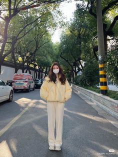 Korean Winter Outfits Women, Japan Street Style Women, Korean Modest Fashion, December Outfits, Girls Winter Dresses, Outfit Korean Style