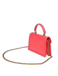 Smooth calfskin handbag Coral colour Flap with hidden magnetic closure Jewel heart in metal alloy with pearl inlays Leather handle Removable chain shoulder strap Calfskin interior 1 internal slot pocket Dimensions: Length 13 cm Height 19 cm Depth 4.5 cmGender: WOMENMaterial: 100% CALF LEATHERColor: REDMade in: ITProduct ID: BB6711 AV893 87550*Import tax/duty will be calculated at checkout (If applicable) Luxury Pink Bag With Chain Detail, Luxury Shoulder Bag With Pearl Handle, Designer Top Handle Bag With Chain, Luxury Pink Bag With Chain, Luxury Shoulder Bag With Chain Strap And Top Handle, Elegant Pink Flap Bag For Formal Occasions, Designer Evening Bag With Pearl Handle, Luxury Clutch Shoulder Bag With Pearl Handle, Designer Evening Bags With Pearl Handle