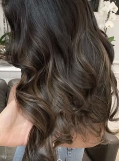 Late Brunette Hair, Cool Toned Medium Brown Hair, Blended Highlights On Dark Hair, Espresso Martini Hair, Brown Hair With Babylights, Brunette With Subtle Highlights, Mushroom Brown Balayage, Low Maintenance Balayage, Highlight Hairstyle