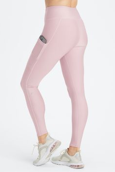 Cold Weather High-Waisted Pocket Legging Fabletics Muted Mauve/Egret female Activewear >> Womens >> Bottoms >> Leggings >> Full Length regular Training 4-Way Stretch/Chafe-Resistant/External Pockets/Moisture-Wicking/Pockets Soft brushed lining for extra warmth Pink Workout Clothes, Female Activewear, Short Faux Fur Jacket, Pink Pilates, Pilates Princess, Pink Workout, Leopard Print Jacket, Leggings With Pockets, Weekly Outfits