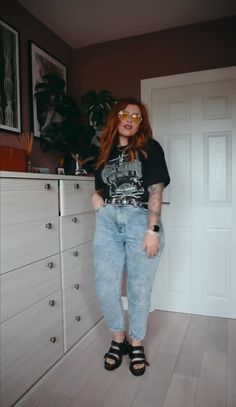 Band Shirt Outfits Plus Size, 80s Inspired Outfits Plus Size, 90s Grunge Style Plus Size, Grunge Concert Outfit Plus Size, Midsize Outfits Fall Grunge, Plus Size Fall Grunge, Midsize Fashion Inspo Outfits, Rock Outfits Plus Size, Mid Size Punk Fashion