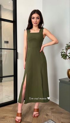 Elyana Cooper, Elegant Summer Dresses, Cute Modest Outfits, Classic Style Outfits, Modest Dresses Casual, Evening Gown Dresses, Feminine Outfit, Maxi Dresses Casual, Dressy Outfits