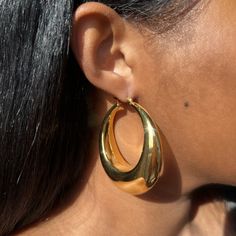 Stainless Steel 18K PVD Gold Plated Size: 2.2" Hypoallergenic Water Resistant Big Gold Earrings, Big Earrings Gold, Gold Earing, Big Gold Hoop Earrings, Message Jewelry, Hanging Earrings, Big Earrings, Hand Jewelry, Nails Inspo