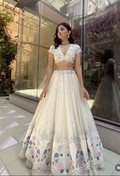 White Lehenga Simple, Simple Lengha Design, Ghagra Designs, Wedding Ghagra, Indian Outfits Modern, Weddings 2024, Cultural Wear, Dress Lehenga, August Wallpaper