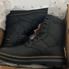 Nwt Men’s 10 Women’s 11 Winter Shoes For Men, Men Winter Shoes, Paracord Accessories, Mens Winter Shoes, Boots Outfit Men, Mens Boots Casual, Stylish Men Casual, Black Combat Boots, Guys Clothing Styles