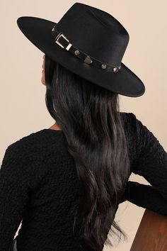 Stroll into town looking oh-so-cool in the Four Buttons Enviable Confidence Black Western Fedora Hat! Sturdy felt shapes this classic hat that has a wide, flat brim and a high collar with a decorative, belt-inspired hatband with a shiny metal buckle and round studs throughout. A teardrop-shaped dipped crown completes the look. Gold hardware. 3. 50" Soft Brim. 23" Interior Circumference. Crown Measures 4" Tall. 100% Polyester. Spot Clean. Imported. Lulus | Enviable Confidence Black Western Fedora Black Western Hat, Womens Felt Hat, Western Hats For Women, Black Wide Brim Hat, Bolero Hat, Felt Shapes, Classy Hats, Hat Western, Wide Brim Fedora