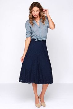 Lace in My Heart Navy Blue Lace Midi Skirt at Lulus.com! Blue Skirt Outfit Ideas, Blue Midi Skirt Outfit, Navy Skirt Outfit, Blue Skirt Outfit, Blue Skirt Outfits, Rok Midi, Pajamas Silk, Silk Pjs, Floral Lace Skirt