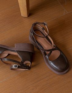 Coffee Black, Walk In The Park, Jane Shoes, 가을 패션, Strap Design, Boho Stil, Mary Jane Shoes