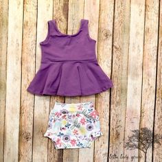 Floral peplum and bummies outfit- solid purple lavender sleeveless top and flowered shorties diaper Bummies Outfit, Big Bow Headband Baby, Girls Circle Skirt, Mint Floral Dress, Children Bottoms, Girls Spring Outfits, Circle Skirt Dress, Easter Outfit For Girls, Twirly Dress