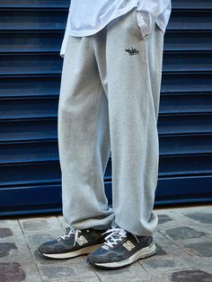 Editor's NotesIt's easy to wear, comfortable sweatpants with FLUKE's logo embroidery detail.- Tentar and tumble processed fabric- Elastic waistband with string- Elastic hem- Relaxed fitMeasurements(in.)M/L/XL- Length: 36.81 in. / 37.80 in. / 40.16 in.- Waist: 13.39 in. / 13.78 in. / 14.17 in.- Thigh: 13.19 in. / 13.98 in. / 14.76 in.- Rise: 11.81 in. / 12.20 in. / 12.99 in.- Hem: 5.31 in. / 5.71 in. / 6.10 in.Model info: Male - Height 6'1, Wearing XL / Female - Height 5'8, Wearing MComposition & Care- Cotton 60% Polyester 40%- Hand wash, do not tumble dryDesigner- by FLUKE Basic Sports Sweatpants With Pockets, Basic Sweatpants With Pockets For Sports, Casual Sweatpants For Sports With Straight Legs, Baggy Straight Sweatpants For Sports, Casual Straight Sweatpants For Sports, Relaxed Fit Straight Leg Sweats For Streetwear, Casual Streetwear Joggers With Comfort Waistband, Sporty Baggy Joggers With Letter Print, Sporty Leisure Pants With Letter Print