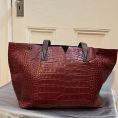 Authentic Crocodile Vince Tote In Great Condition. Two Removable Pouches Snap Inside The Bag To Keep You Organized And Can Be Snapped Together To Be Carried As A Clutch. Bag Has Snap Closures For Privacy And Security. This One Is A Timeless Classic. Formal Red Crocodile Pattern Shoulder Bag, Chic Red Crocodile Pattern Shoulder Bag, Luxury Crocodile Pattern Tote Shoulder Bag, Luxury Crocodile Pattern Tote Bag, Red Crocodile Pattern Rectangular Shoulder Bag, White Beaded Dress, Black Wedge, Large Leather Tote, Black Wedge Sandals