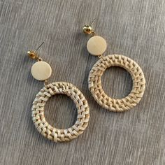 Natural Wicker/Rattan Earrings. Because Each Of These Earrings Are Handmade, They May Differ In Their Look. Lightweight And Stylish. Measures About 2.75" In Total. The Circle Has About A 1.75" Diameter. Style #X0145 #Accessories #Earrings #Jewelry #Minimal #Minimalist #Boho #Bohemian #Beachjewelry #Beachstyle #Wicker #Wickerearrings #Straw #Strawearrings #Raffia #Wood #Simple #Summer #Resort #Vacation #Vacay Woven Natural Jewelry For Vacation, Natural Woven Jewelry For Vacation, Beige Woven Jewelry For Vacation, Elegant Woven Jewelry For Vacation, Elegant Woven Earrings For Beach, Elegant Woven Earrings For Vacation, Natural Color Drop Earrings For Vacation, Natural Drop Earrings For Vacation, Handmade Round Hoop Earrings For Vacation