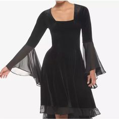 Hit Tooic Cosmic Aura Black Velvet Bell Sleeve Hi Low Dress Size 2. Sheer Bell Sleeve Square Neckline And Hi Low Hem . Listed On Junior Plus Sizes Cosmic Aura, Goth Mom, Hi Low Dress, Hot Topic Dresses, Hi Low Dresses, Bell Sleeve Dress, Square Neckline, Hot Topic, Bell Sleeve