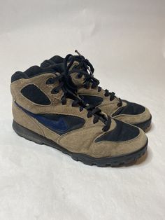 Weird Shoes, Brand Vision, Funky Shoes, Men's Shoe, Vintage Boots, Hiking Gear, Cool Boots, Crazy Shoes, Brown Suede