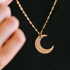 Item Description Engraved along the shape of the iconic crescent, this piece features the four surahs beginning with "Qul", to give you a piece that, like the moon, can provide light in times of darkness. Model is wearing her necklace at 16“. Materials & Warranty Necklace Length: 16 inch chain + 6 inch extension (22 inches total) | 41-56 CM Extensions are available here. Material: Premium Stainless Steel, dipped in real 18 Karat Gold Hypoallergenic | Sensitive Skin-Friendly Warranty: Lifetime Wa 4 Qul, Crescent Necklace, Meaningful Jewelry, Necklace Women, Drawstring Pouch, Moon Necklace, The Four, Crescent, The Moon