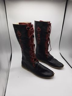 Medieval boots are made with naturel leather. Very soft and comfy.  We have every size is availble. 3 us men to 13.5 us men.  %100 naturel leather and colour. #vikingboots #medievalboots #leatherboots #hippieboots #menboots #bohostyle #flatboots #custommade Traditional Black Boots With Leather Sole, Brown Leather Gothic Boots, Gothic Brown Leather Boots, Leather Festival Boots With Rubber Sole, Leather Boots With Rubber Sole For Festival, Brown Gothic Leather Boots, Medieval Style Brown Lace-up Boots, Medieval Brown Lace-up Boots, Traditional Ankle Boots With Leather Sole