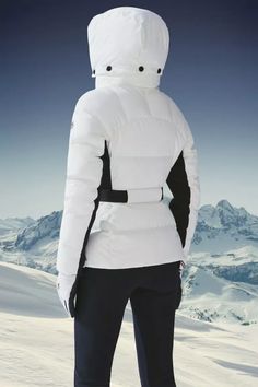 Snow White Guyane Short Down Jacket - All Down Jackets for Women | Moncler US Ski Leggings, Jacket For Women, Down Jackets, Ski Jacket, Puffer Jacket, Down Jacket, Black And Brown, Skiing, Snow White