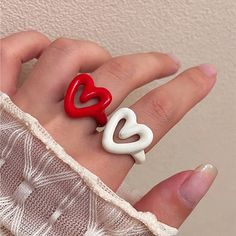 Size: Adjustable Y2k Heart, Chunky Ring, Hollow Heart, The Hollow, 90s Aesthetic, Chunky Rings, Y2k Streetwear, Grunge Outfits, Easy Wear