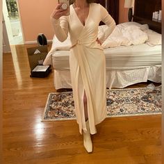 Ivory Acler Alfred Knit Midi/Maxi Dress Nwt Gold Detail Size Au 10 Us6 Length: 50 “ Waist: 28 “ Hip: 42 “ Bust: 36 “ Gorgeous, Brand New, With Tags, Never Worn Out Got It For An Event Final Sale, Tried It On Twice, Just Wasn’t Right For It, Went With Something Else. Sold Out Now! Just Trying To Recoup Some Of What I Paid. Fabric Is Amazing Quality, There’s A Little Stretch, Meant To Be Slim Fitting, Even Though It’s White It’s Got A Double Skirt And Isn’t Sheer. Love This Brand, Top Notch. Cream V-neck Winter Dress, Elegant Fitted Winter White Dress, Elegant Winter White Dress For Fall, Elegant Winter White Fall Dress, Fitted Long Sleeve Dress In Winter White, Feminine Cream Maxi Dress For Fall, Elegant Cream Maxi Dress For Fall, Chic Off White Long Sleeve Maxi Dress, Fitted Winter White Long Sleeve Dress