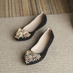 Category:Flats; Upper Materials:Satin; Embellishment:Rhinestone,Flower; Season:Summer; Heel Type:Flat Heel; Gender:Women's; Type:Wedding Flats,Bridesmaid Shoes; Style:Comfort,Elegant; Heel Height(inch):<1; Outsole Materials:Rubber,TPR (Thermoplastic Rubber); Occasion:Daily,Wedding; Closure Type:Loafer; Pattern:Solid Color; Listing Date:12/14/2022; 2024 Trends:Dress Shoes,Sparkling Shoes,Bling Bling,Ladies Shoes Valentines Gifts; Foot Length:; Foot Width:; SizeChart1_ID:2:179956; Size chart date Shoes For Wedding Guest, Bridesmaid Shoes Flat, Mother Of The Bride Shoes, Shoes Bridesmaid, Wedding Shoes Bridesmaid, Bling Dress, Wedding Shoes Low Heel, Groom Shoes, Bridal Wedding Shoes