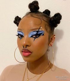 Futuristic Makeup Looks Black Women, Unique Makeup Looks Black Women, Spirit Week Makeup Ideas, Creative Makeup Black Women, Halloween Makeup Ideas Black Women, Blue Alternative Makeup, Creative Eyeshadow Ideas, Halloween Makeup Looks Black Women, Makeup Looks Face Paint