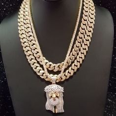 14k Gold Plated Iced Out Diamond Simulated Chains Combo 18" 20" Best Of The Best Jewelry Combo Superior Quality Shipped From Usa This Set Is Unique And Stand Out Like The Real Deal Retails For Over 12000$. Grabe Your's While We Have Them In Stock This Set Is Impressively Cheaper Today We Ship The Same Day .... Please Don't Hesitate To Contact Us Fast Shipping Condition-New, Never Worn-No Box 100% Satisfaction Guaranteed. Gold Diamond Necklace With Figaro Chain, Yellow Gold Cuban Link Rope Chain Jewelry, Yellow Gold Cuban Link Rope Chain, Yellow Gold Cuban Link Diamond Necklace, White Gold Cuban Link Chain Jewelry, 14k Gold Silver Necklace With Curb Chain, Silver Cuban Link Necklace In 14k Gold, Gold Plated White Gold Cuban Link Necklace, Gold Plated Cuban Link Rope Chain Necklace