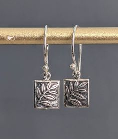 Leaf Oxidized Sterling Silver Earrings, Tiny Bali Silver Leaf Earrings,Delicate Flower Earrings, Dangle Earrings and would be great to wear everyday or even on special occasions.  Leaf measures: 11mm x 8mm Total Length: 23mm. * Processing time is 3 - 5 days.  * US orders are shipped first class mail. * International orders are shipped first class international. * Shipping upgrades are available at checkout. Thank you for visiting my listing! Have a wonderful day! Fern Earrings, Flower Earrings Dangle, Indie Jewelry, Bali Silver, Jewelry Accessories Ideas, Dope Jewelry, Funky Jewelry, Delicate Earrings, Oxidized Sterling Silver