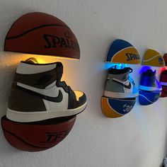 YOUR ORDER WILL BE SHIPPED WITHIN 3 DAYS. THE INDICATED SHIPPING TIME OF DHL REMAINS UNCHANGED! MANY IMITATORS - WE ARE THE ORIGINAL! Basketball shelves - an eye-catcher for every room! Great for highlighting shoes or other things that deserve a special place. Almost any combination is possible. Individual requests, including a custom ball, are available on request. Each shelf is painstakingly handcrafted. Four holes must be drilled to attach - screws, dowels and instructions are included. (Euro Light Up Shoe Rack, Basketball Led Light, Cool Shoe Rack Ideas, Floor Shelves In Bedroom, Nike Room Decor Ideas, Sneaker Head Decor, Basketball Aesthetic Room, Cool Etsy Finds, Nike Shoe Rack