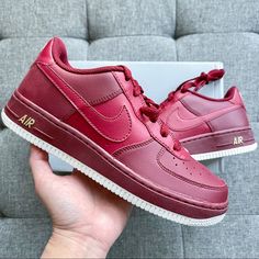 Nike Air Force 1 Red Gold White Shoes Shoes Comes In Youth Size: 5y = 6.5w (Last) Brand New With Original Box Classic Af1 100% Authentic Ship Same Or Next Day All Sales Final. #Af1 #Sneaker Nike Air Force 1 Red, Travis Scott Sneakers, Red Leather Shoes, Nike Cleats, Shoes Big, Aesthetic Red, Black And White Sneakers, Nike Air Jordans, Nike Basketball Shoes