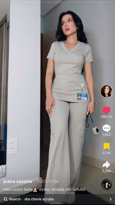 Dentist Assistant Outfit, Aesthetic Scrub Outfits, Gray Scrubs Outfit, Med School Graduation Outfit, Doctor Style Outfits, Doctor Outfit Aesthetic, Esthetician Scrubs, Female Doctor Outfit Medical